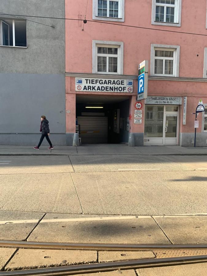 Skyscraper-Feeling With Parking Nearby Apartment Vienna Exterior photo